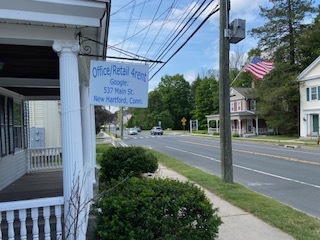 537 Main St in New Hartford, CT - Foto de edificio - Building Photo