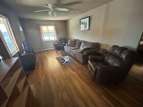 608 Florinda St in Hanford, CA - Building Photo - Building Photo