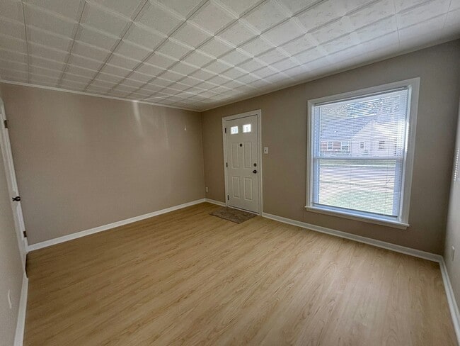 23756 Brittany Ave in Eastpointe, MI - Building Photo - Building Photo