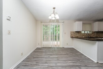 4275 Bradley Dr SW in Snellville, GA - Building Photo - Building Photo