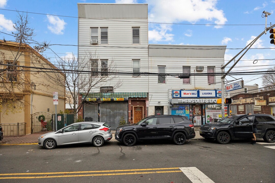 154 Chestnut Ave in Jersey City, NJ - Building Photo