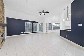 3323 Shadowfern Dr in Houston, TX - Building Photo - Building Photo