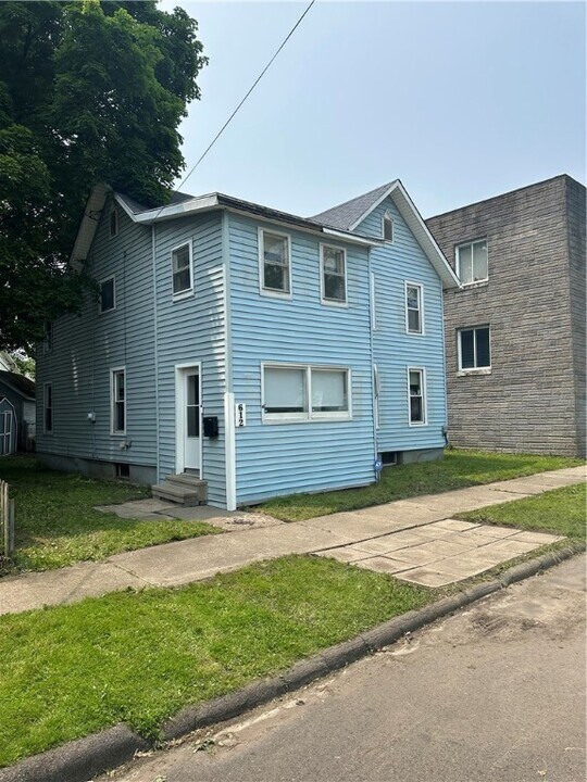 612 Lewis St in Elmira, NY - Building Photo