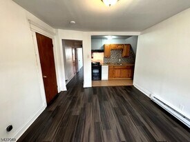 19 N 7th St, Unit 3 in Newark, NJ - Building Photo