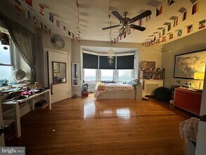 111 E Gorgas Ln in Philadelphia, PA - Building Photo - Building Photo