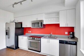 330 3rd Ave W in Seattle, WA - Building Photo - Building Photo