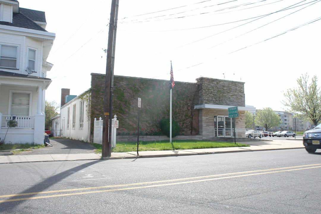 73 2nd Ave in Long Branch, NJ - Building Photo