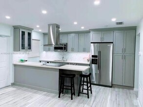 600 NE 7th Ave in Fort Lauderdale, FL - Building Photo - Building Photo