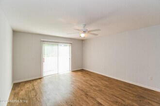 556 Eiseman Wy in Jacksonville, FL - Building Photo - Building Photo