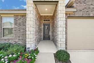 11235 Stirton Dr in Tomball, TX - Building Photo - Building Photo