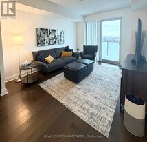 65 St Mary St in Toronto, ON - Building Photo