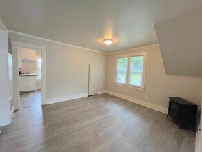 101 N Bowdoin Pl in Seattle, WA - Building Photo - Building Photo