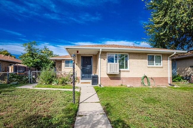 property at 1381 S Grant St