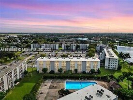 8730 N Sherman Cir in Miramar, FL - Building Photo