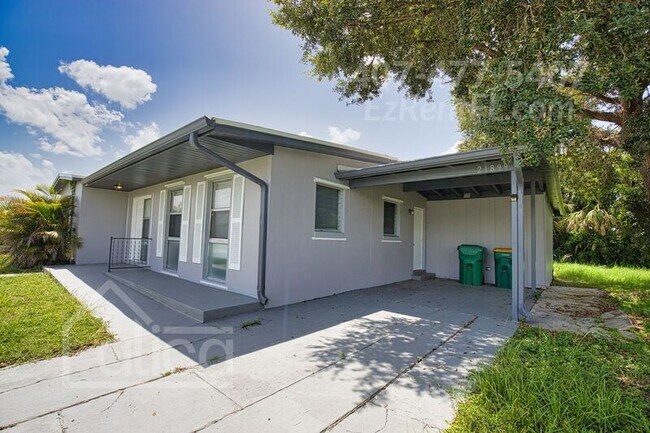 21899 Buxton Ave in Port Charlotte, FL - Building Photo - Building Photo