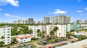 3181 S Ocean Dr, Unit 103 in Hallandale Beach, FL - Building Photo