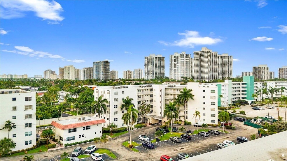 3181 S Ocean Dr, Unit 103 in Hallandale Beach, FL - Foto de edificio
