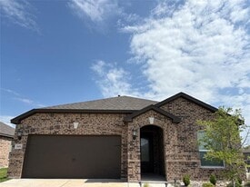 608 Brookside Dr in Anna, TX - Building Photo