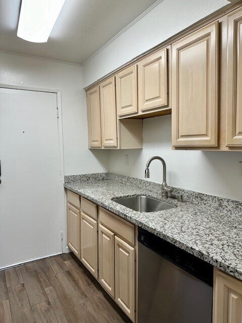 1058 Mohr Ln in Concord, CA - Building Photo - Building Photo