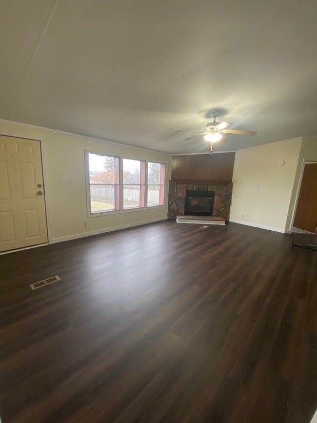 198 Lansingville Rd in Lansing, NY - Building Photo - Building Photo