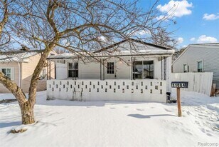 11084 Cadillac Ave, Unit 205 in Warren, MI - Building Photo