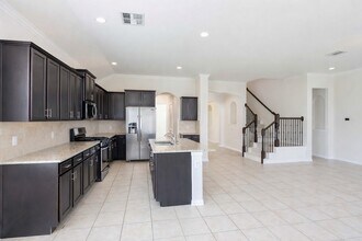 8107 Legacy Creek Dr in Tomball, TX - Building Photo - Building Photo