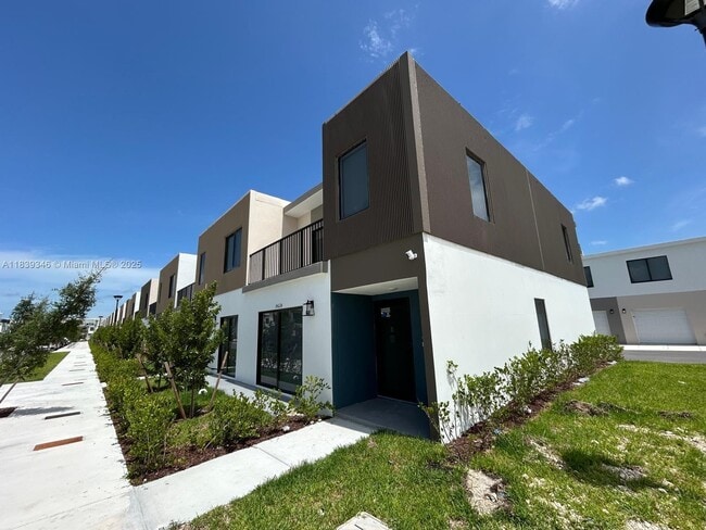 14624 SW 261st Ter, Unit 2 in Homestead, FL - Building Photo - Building Photo