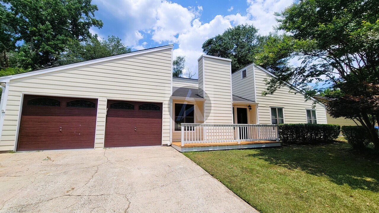 214 Station Ln in Kennesaw, GA - Building Photo