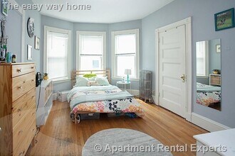 3 Kinnaird St, Unit #3 in Cambridge, MA - Foto de edificio - Building Photo