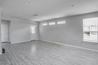 245 Wild Wind Trail in Jarrell, TX - Building Photo - Building Photo