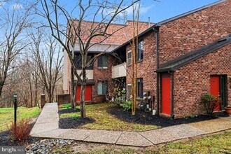 910 Mountainview Dr, Unit 910 in Chesterbrook, PA - Building Photo - Building Photo