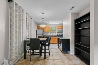 507 NW 39th Rd in Gainesville, FL - Foto de edificio - Building Photo