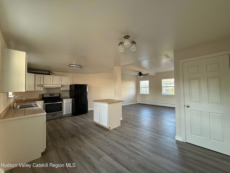 4 Frederick St in Hudson, NY - Building Photo