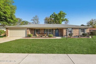 8243 Worm Wood Rd in Jacksonville, FL - Building Photo