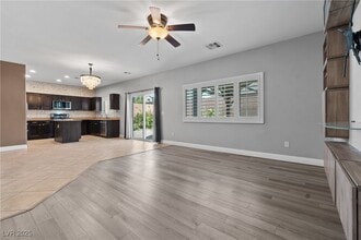 10206 Gibson Isle Dr in Las Vegas, NV - Building Photo - Building Photo