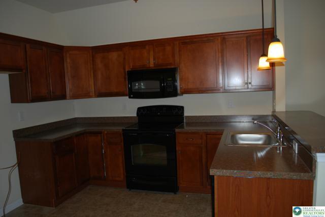 1131 Tapler Dr in Coplay, PA - Building Photo - Building Photo