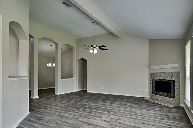 3318 Noble Hollow Dr in Sugar Land, TX - Building Photo - Building Photo