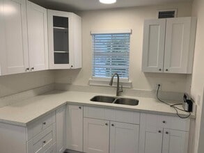 2607 Spruce Ave, Unit 2nd Floor in West Palm Beach, FL - Foto de edificio - Building Photo