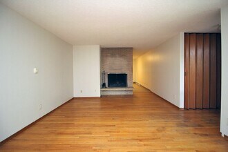 2002-2012-2012 NE 22nd Ave in Portland, OR - Building Photo - Building Photo