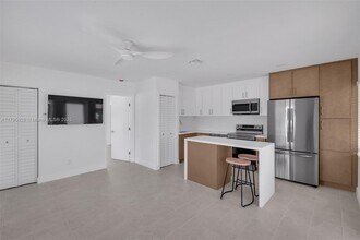 1228 NE 5th Ave-Unit -1 in Fort Lauderdale, FL - Building Photo - Building Photo