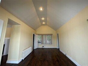 193 Woodbine Ave in Northport, NY - Building Photo - Building Photo