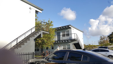 Parkside Apartments in Pompano Beach, FL - Building Photo - Building Photo