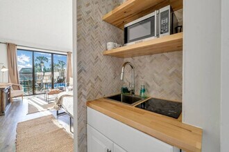 214 Miracle Strip Pkwy SW, Unit SI ID1501996P in Fort Walton Beach, FL - Building Photo - Building Photo