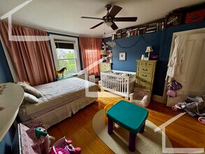 30 Bentley St, Unit 1 in Boston, MA - Building Photo - Building Photo