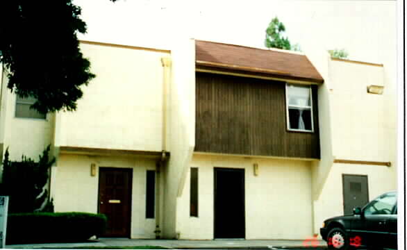 Fox Creek Apartments in Pittsburg, CA - Building Photo - Building Photo