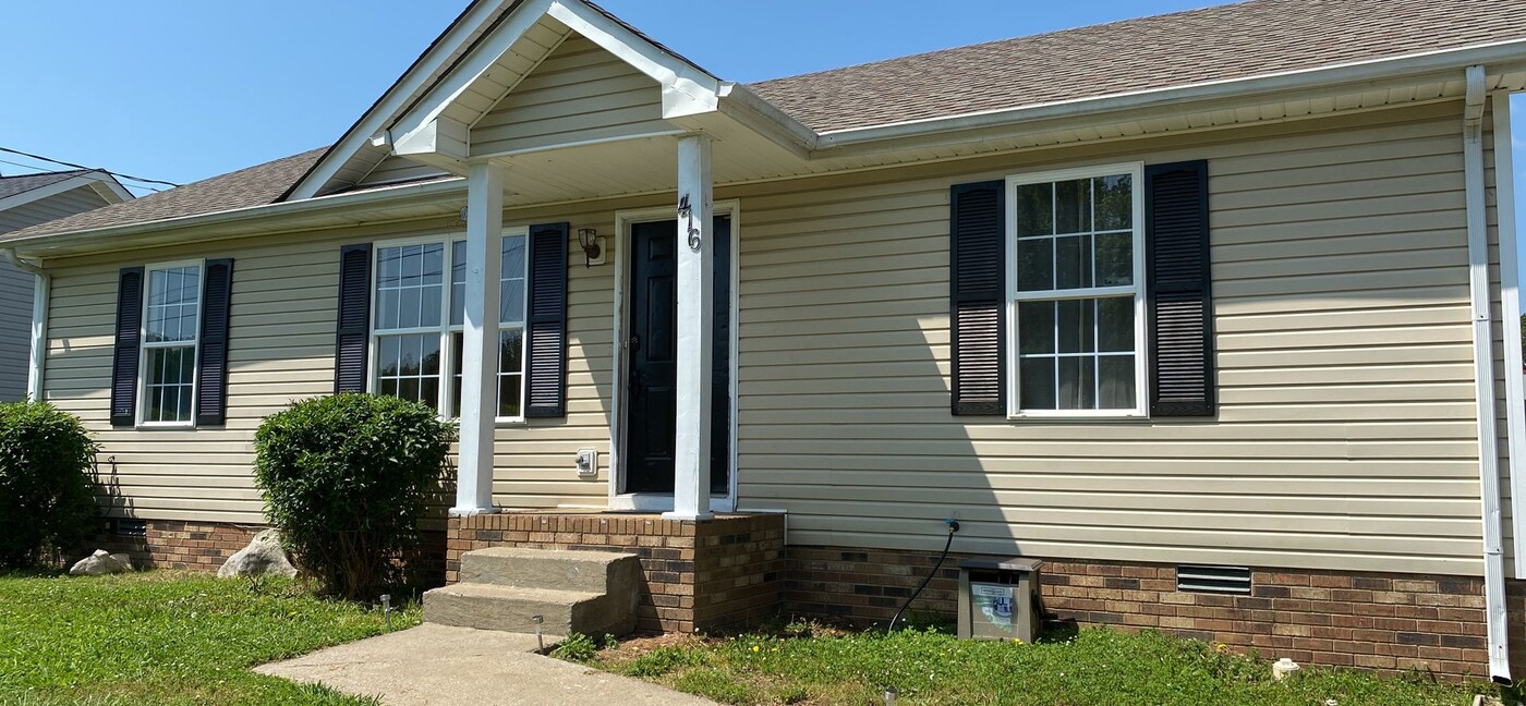 416 Woodale Dr in Clarksville, TN - Building Photo