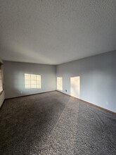 714 S Fabrique Dr in Wichita, KS - Building Photo - Building Photo