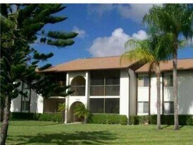 4857 Sable Pine Cir, Unit D2 in West Palm Beach, FL - Building Photo