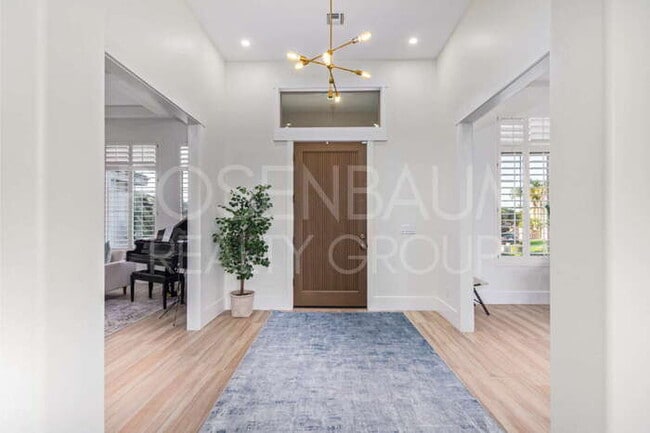 property at 3531 E Inglewood Cir