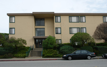 1056 Grand Ave in South San Francisco, CA - Building Photo - Building Photo